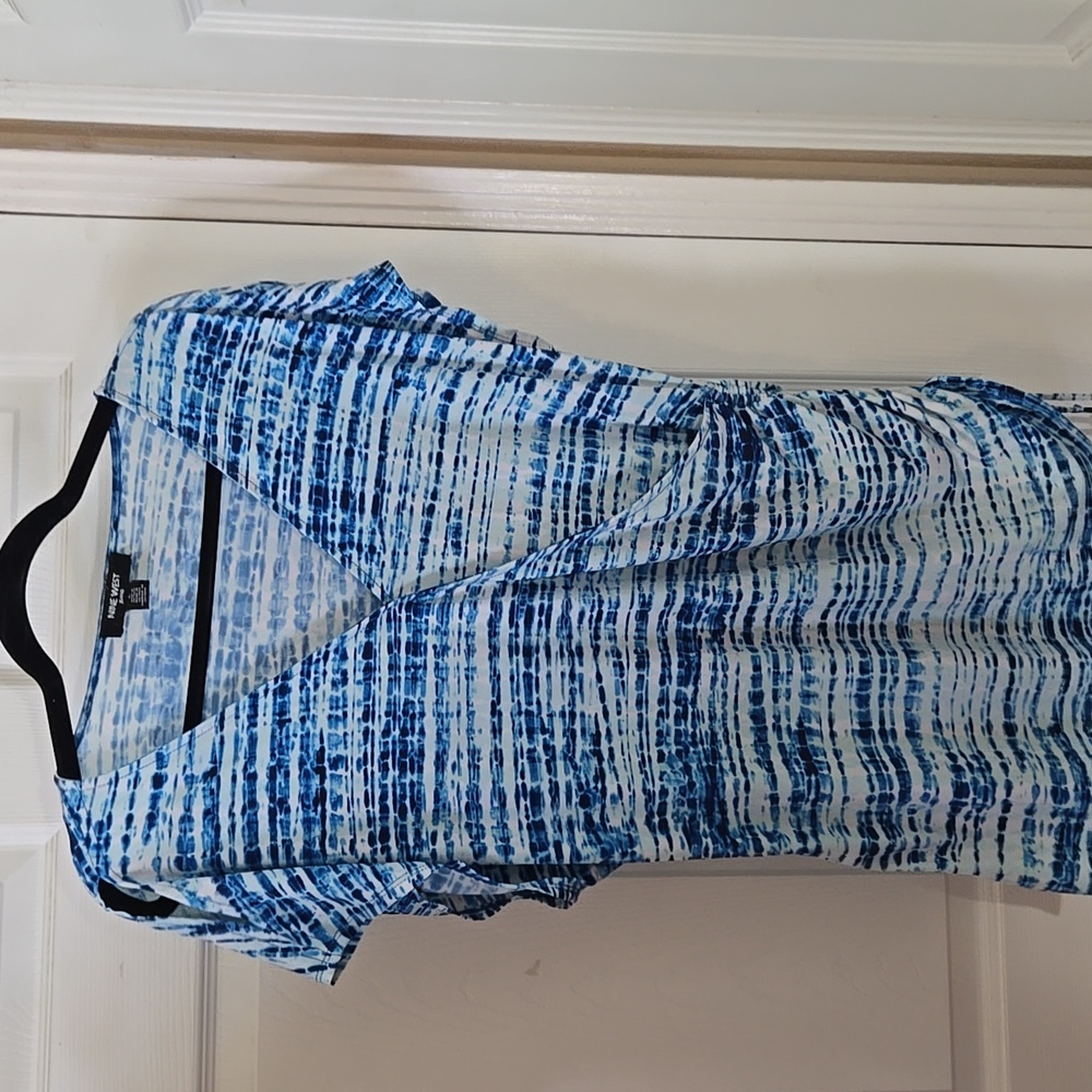 Nine West Blue and White Patterned Top